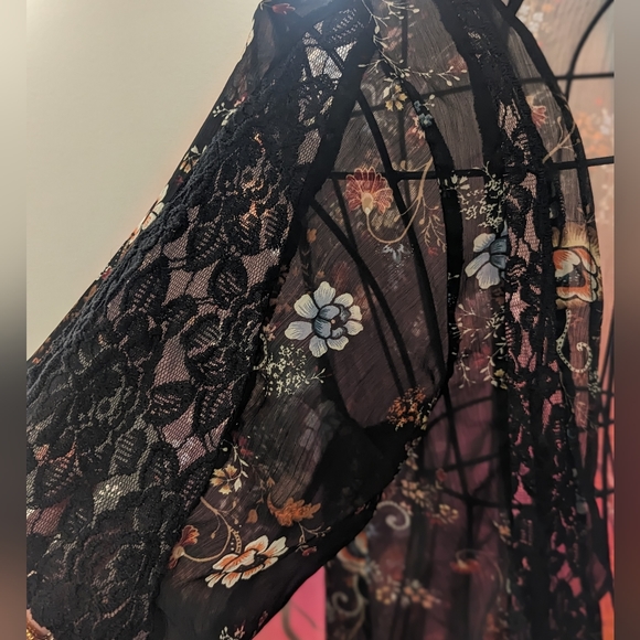 American Eagle camisole - Picture 2 of 4